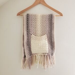 Neutral Chunky Crochet Knit Scarf With Pockets